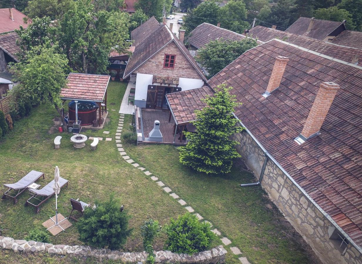 Padlaskincsek Vendeghaz